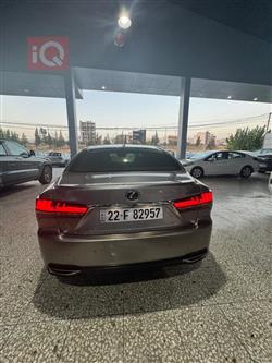 لكزس LS